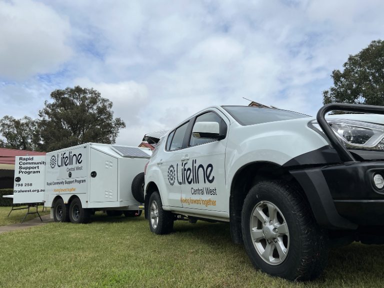The RAPID ute and trailer in Lifeline Central West colours.